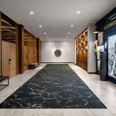 Ac Hotel By Marriott Vancouver Waterfront Екстер'єр фото