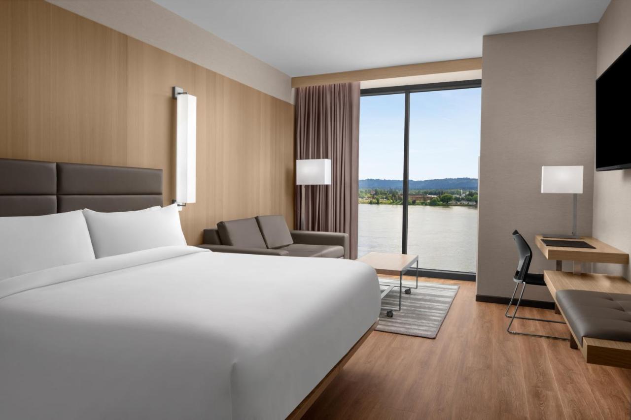 Ac Hotel By Marriott Vancouver Waterfront Екстер'єр фото