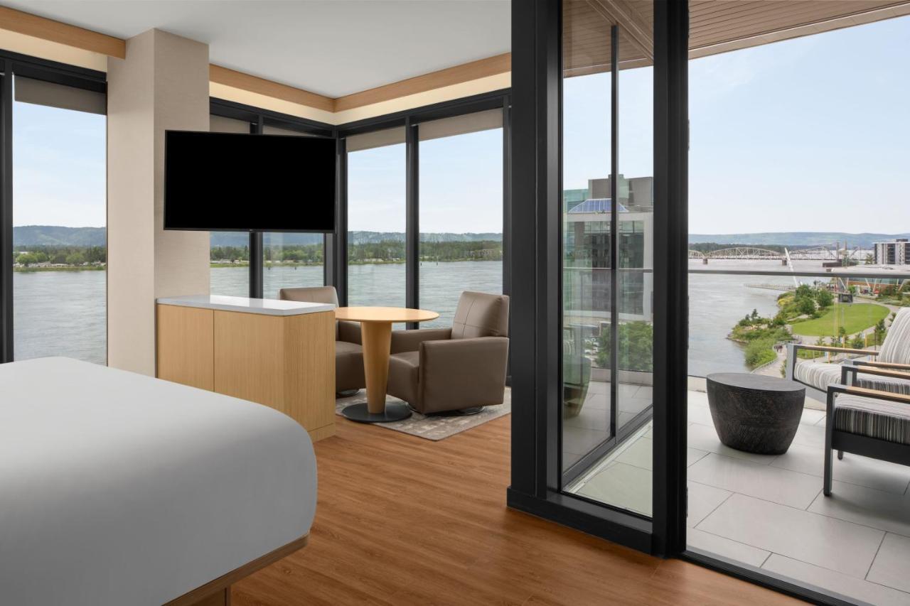 Ac Hotel By Marriott Vancouver Waterfront Екстер'єр фото