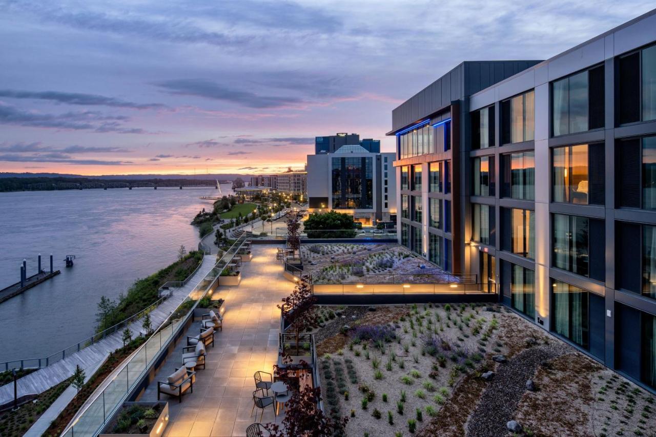 Ac Hotel By Marriott Vancouver Waterfront Екстер'єр фото